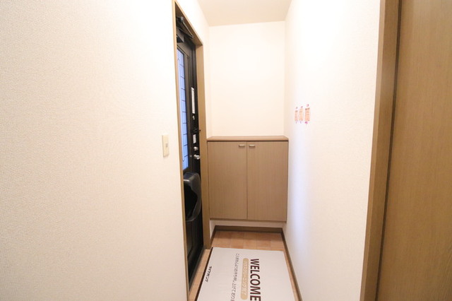 玄関　Ａ１０２　玄関