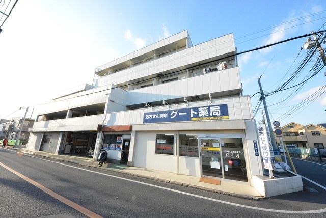 建物外観　★コンビニが真横★