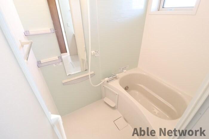 バス・シャワールーム　追い炊き機能付き