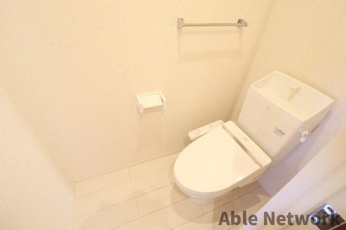 トイレ　温水洗浄暖房便座付き