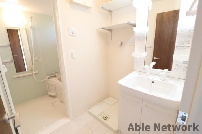 洗面設備　シャワー付洗面台