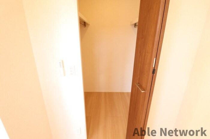 収納　ウォークインクローゼット