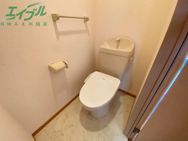 トイレ　同型参考写真