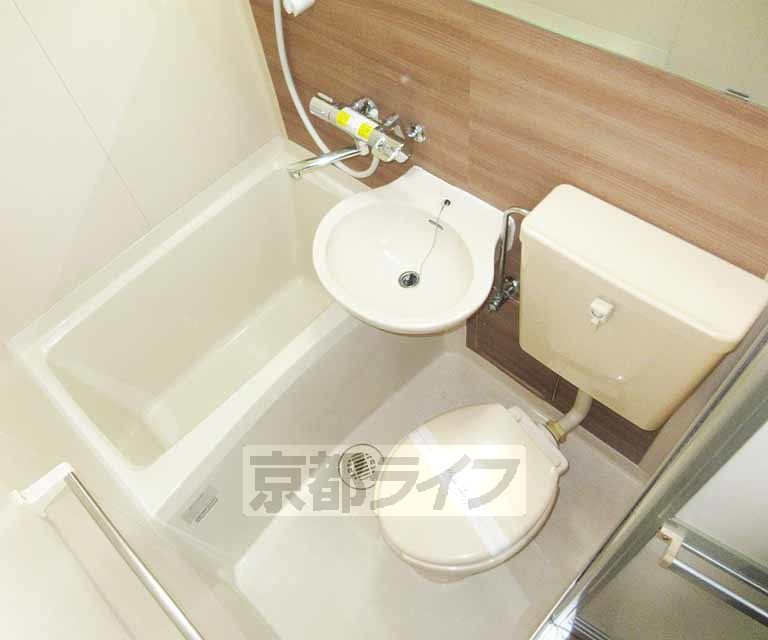 バス・シャワールーム　ユニットバス・・