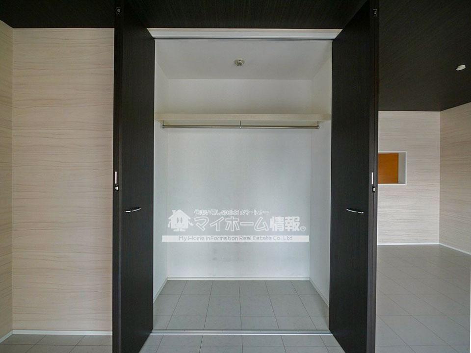 収納　片付け上手になるハンガーポール付きクローゼット！