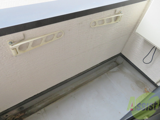 バルコニー　バルコニーは洗濯物を干すスペースが確保されていました。