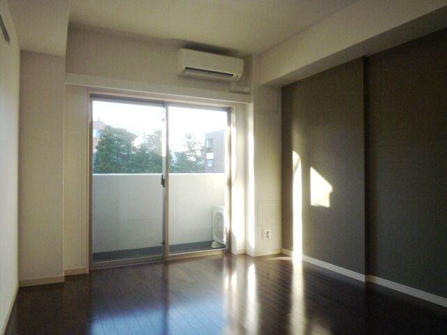 居室・リビング　※別部屋の参考写真です