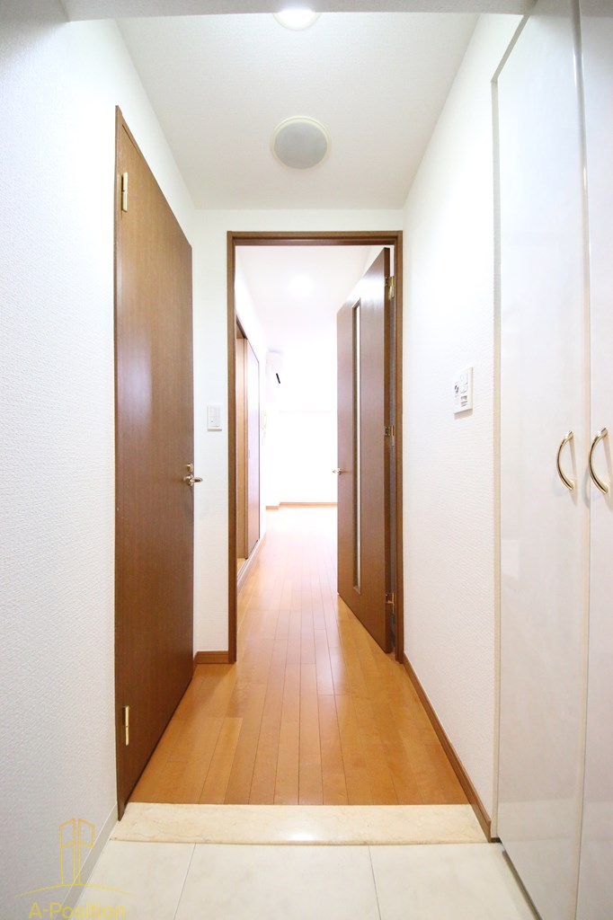 玄関　セントロイヤルクラブ谷町