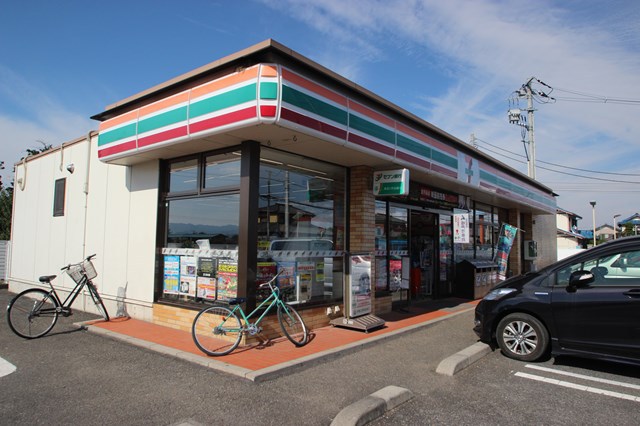 コンビニ　セブンイレブン（コンビニ）まで488m