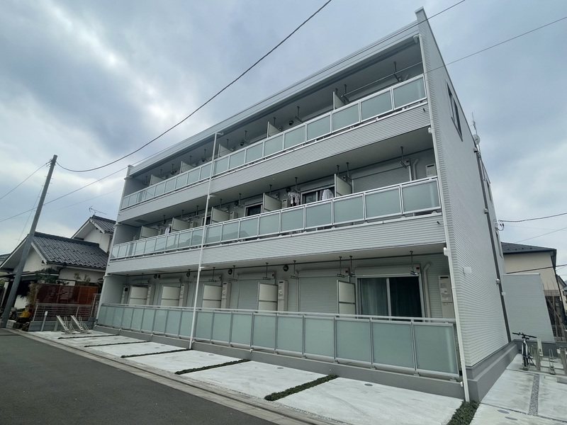 建物外観　築浅、都市ガス仕様♪
