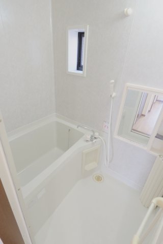 バス・シャワールーム　※似た改装をした別部屋の写真です。参考下さい。