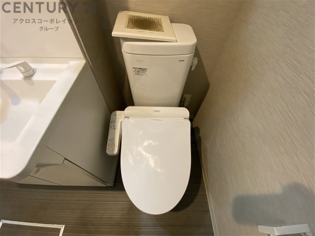 トイレ　温水洗浄便座付きでオススメです！