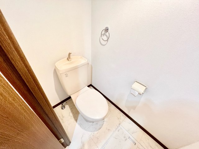トイレ　清潔感のあるトイレです