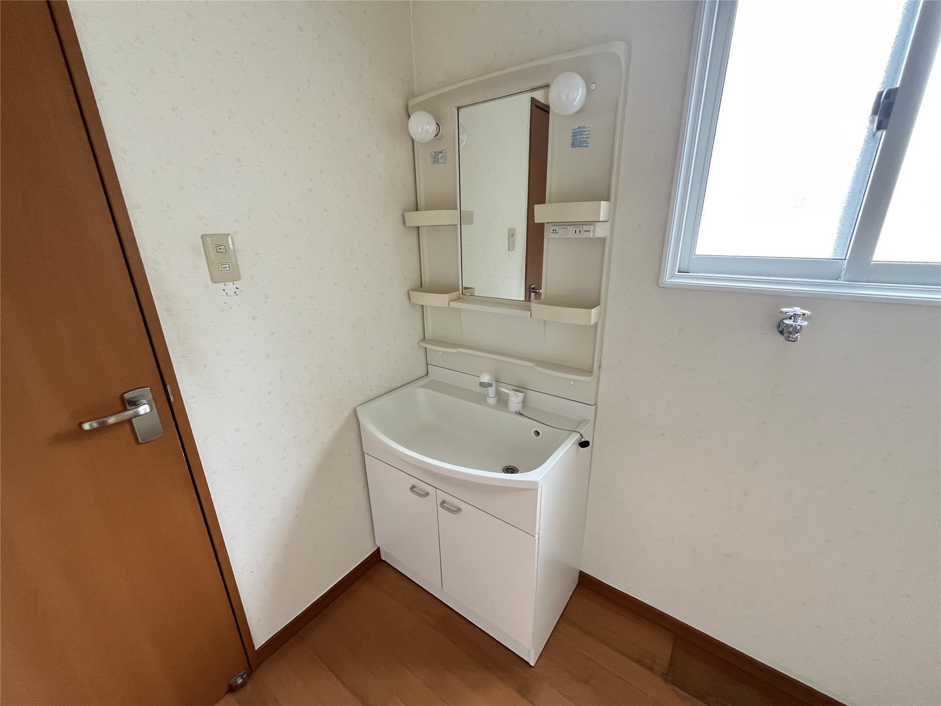 洗面設備　洗面室