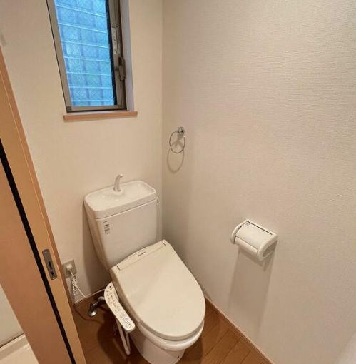 トイレ　独立型のトイレルーム☆