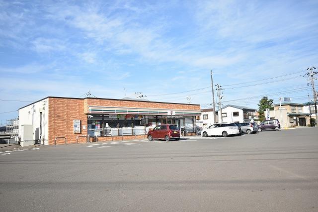 コンビニ　セブンイレブン天王追分店（コンビニ）まで300m
