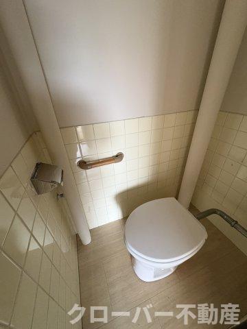 ＪＲ予讃線 坂出駅 徒歩66分 4階建 築53年のトイレ写真