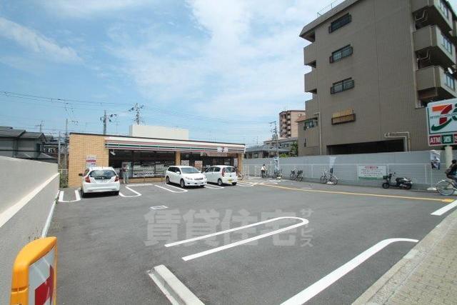 コンビニ　セブンイレブン　吹田泉町2丁目店（コンビニ）まで746m