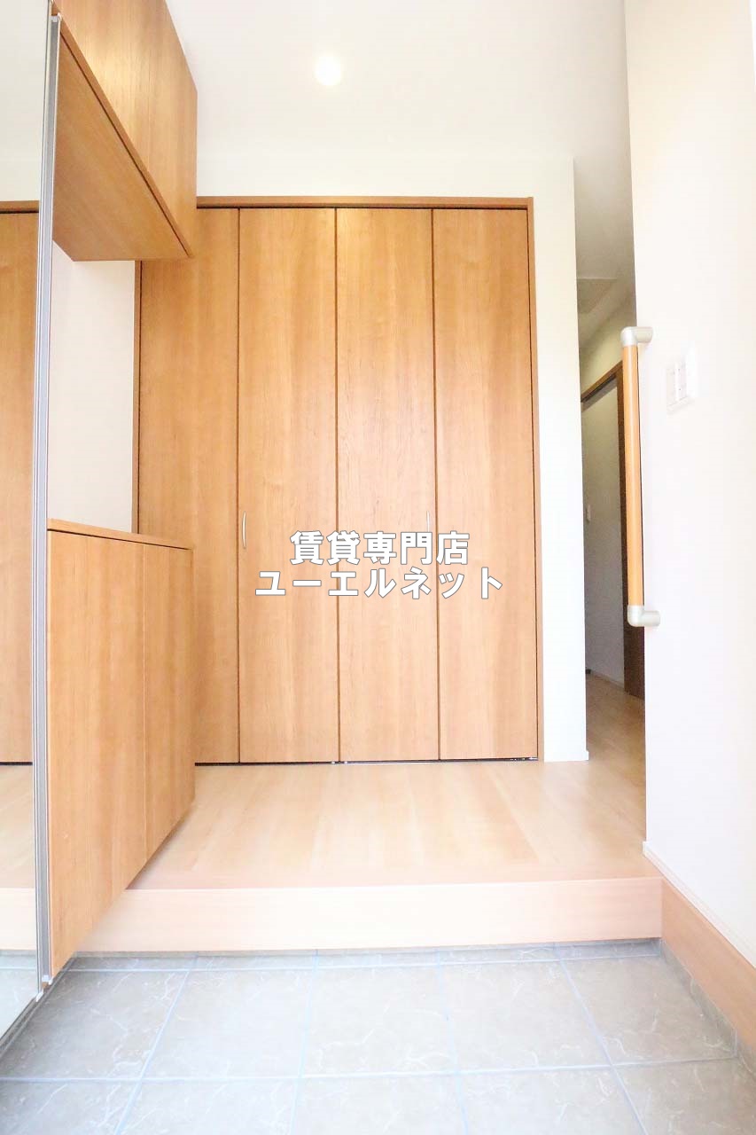 玄関　住まいの顔ともなる玄関