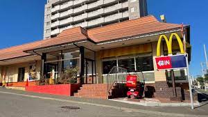 飲食店　マクドナルド白石南郷通店（飲食店）まで916m