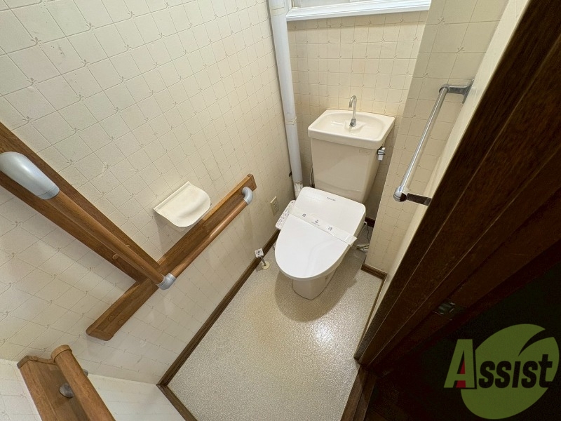 トイレ　こちらはトイレです。清潔感があり、安心して使用できます。