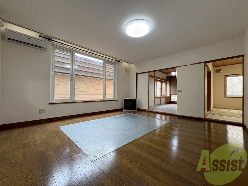 居室・リビング　広くてキレイなお部屋が広がっていて、充実した生活が送れそう。