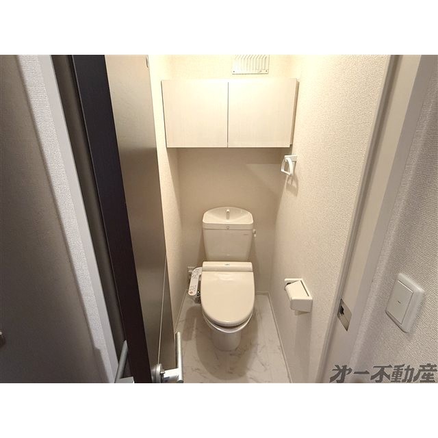 トイレ　温水洗浄暖房便座