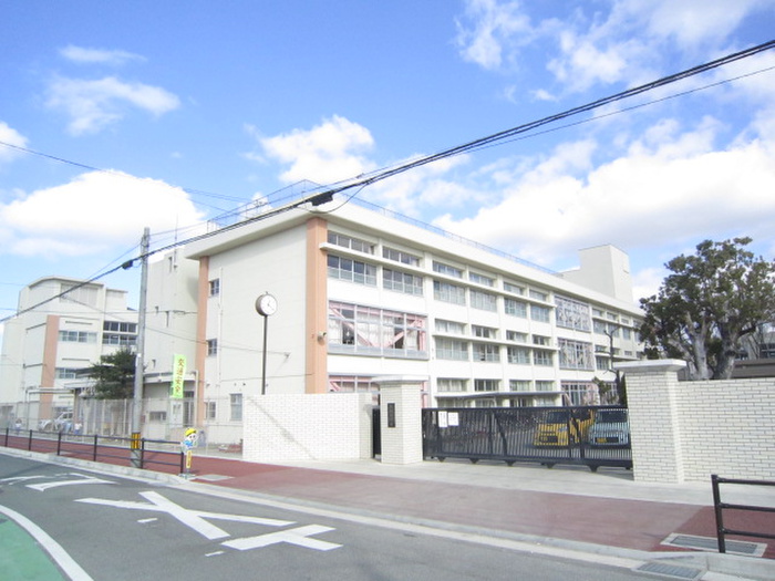 小学校　板付小学校（小学校）まで350m