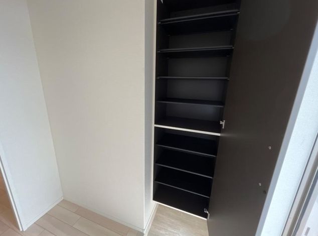 玄関　※同タイプ写真になります