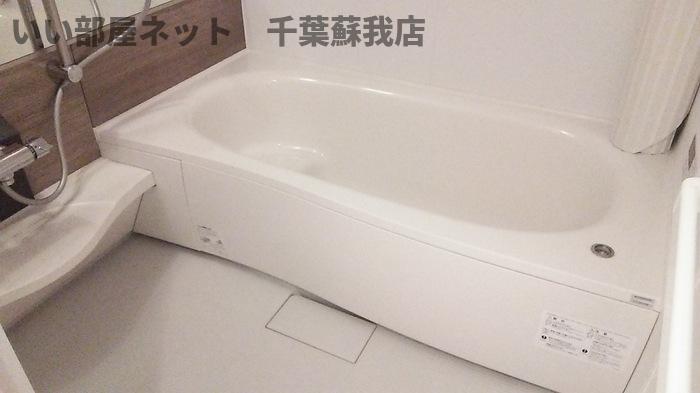 バス・シャワールーム　広々としたバスルーム♪一日の疲れをゆっくり癒してください♪