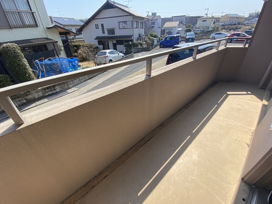 バルコニー　他部屋の写真を使用しております。