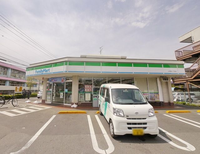 コンビニ　ファミリーマート小手指二丁目店（コンビニ）まで229m