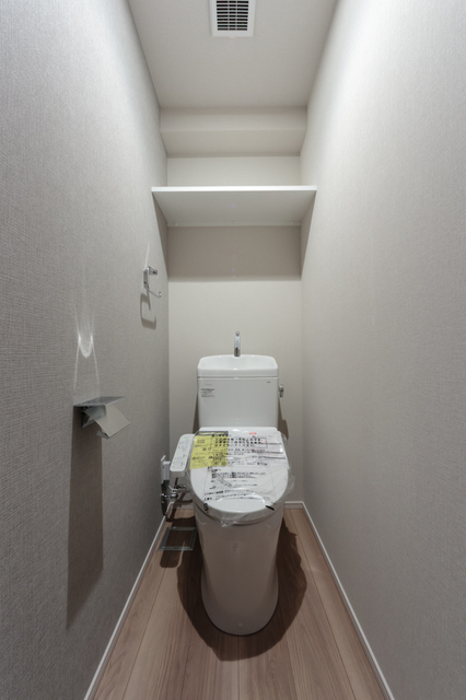 トイレ　※写真は同タイプ住戸です。