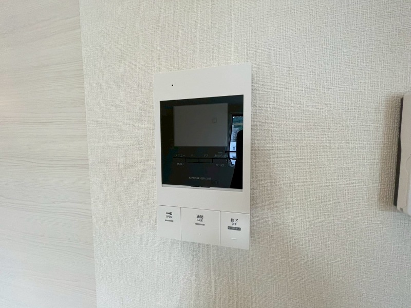 セキュリティ　ＴＶモニター付インターホンです。来客者の顔が見えるので安心！