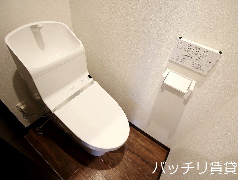 トイレ　＊画像は別部屋の為イメージ、現状を優先いたします