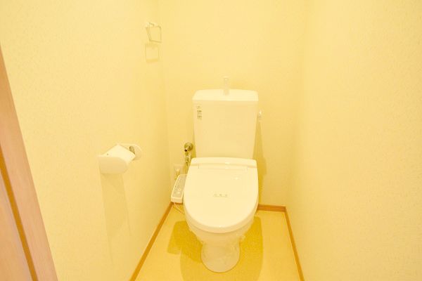 トイレ　写真は302号室のものです