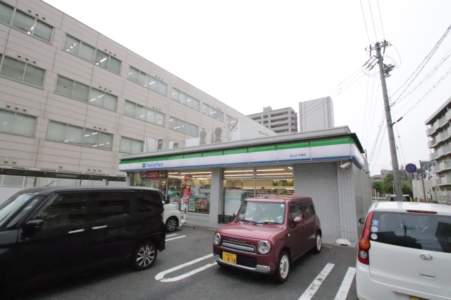コンビニ　ファミリーマート 金山正木橋店（コンビニ）まで200m