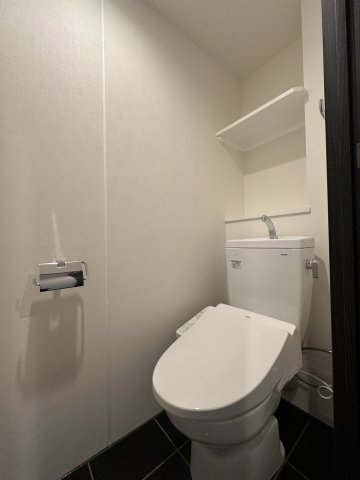 トイレ　※別部屋の参考写真です