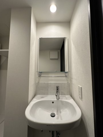 洗面設備　※別部屋の参考写真です