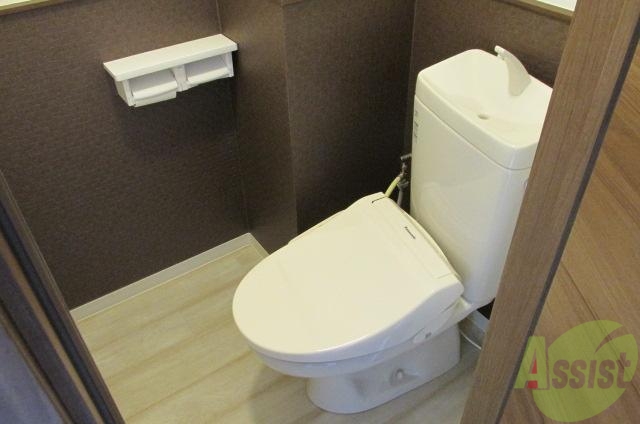 トイレ　広ーいトイレ内です。