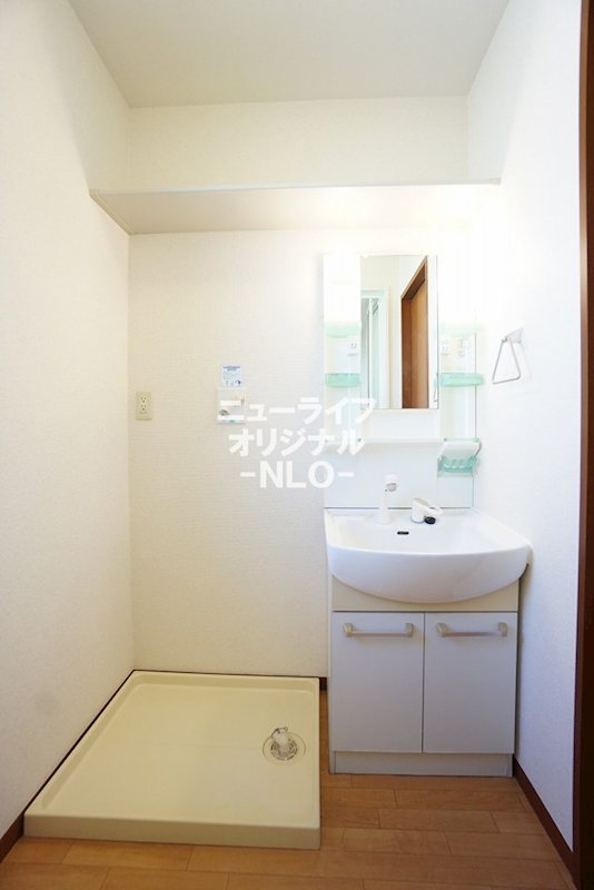 洗面設備　忙しい朝の身支度やシンク周りのお手入れに役立つ洗髪洗面台☆
