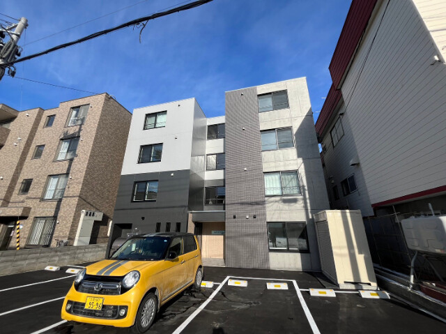 建物外観　札幌市白石区南郷通１３丁目「グラン南郷」
