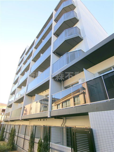 建物外観　2020年12月築　RC鉄筋コンクリート造地上7階建て1K
