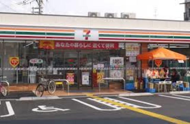 コンビニ　セブンイレブン寝屋川宝町店（コンビニ）まで722m
