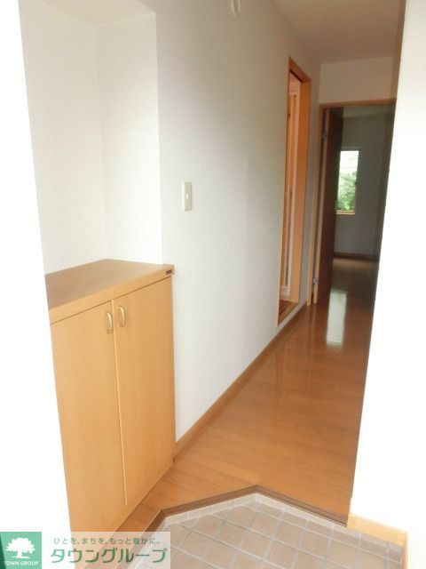 玄関　同建物　同タイプ間取り別室設備施工例　現況優先