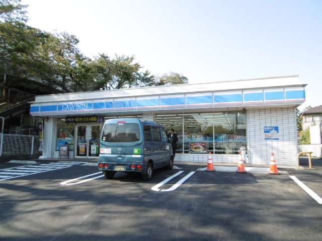 コンビニ　ローソン西武武蔵大和駅前店（コンビニ）まで572m