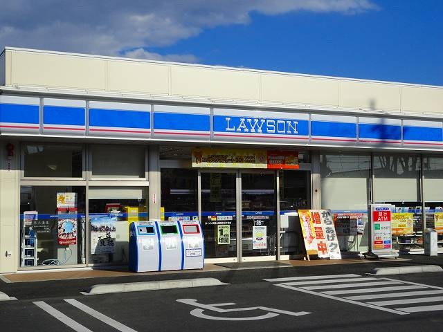 コンビニ　ローソン真岡上高間木三丁目店（コンビニ）まで385m