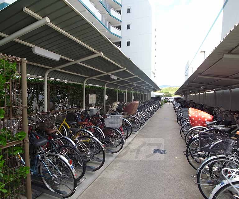 その他共有部分　しっかりと屋根も付いています