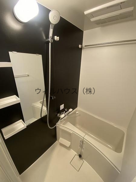 バス・シャワールーム　浴室乾燥機付き！