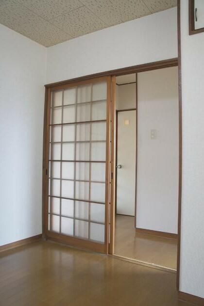 七福マンション 平瀬町の居間写真